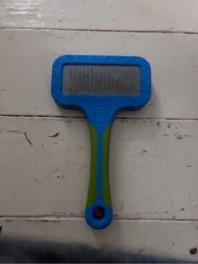 1-Sided Pet Brush Greenbrier Kennel Club GKC (Blue with Green Color)